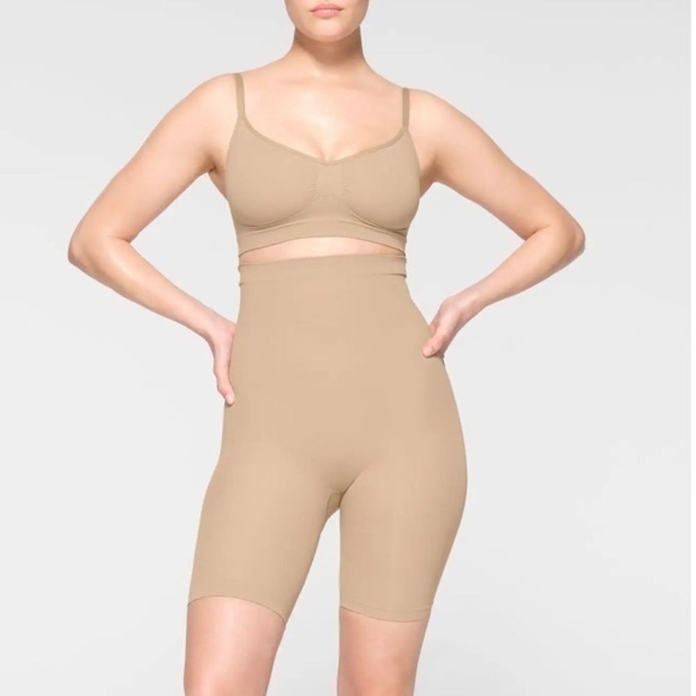 Skims high waisted above the knee seamless sculpt